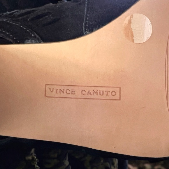 💕VINTAGE💕 Vince Camuto Black Ankle Booties with Geometric Heel - Picture 5 of 7